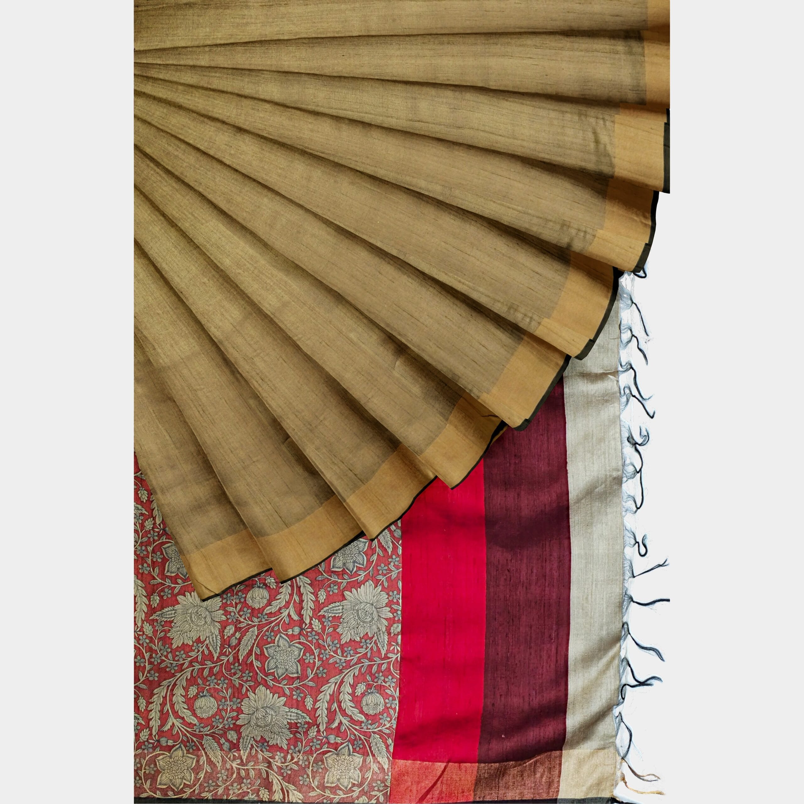 Cream Raw Silk Saree with Intricate Prints - Image 5