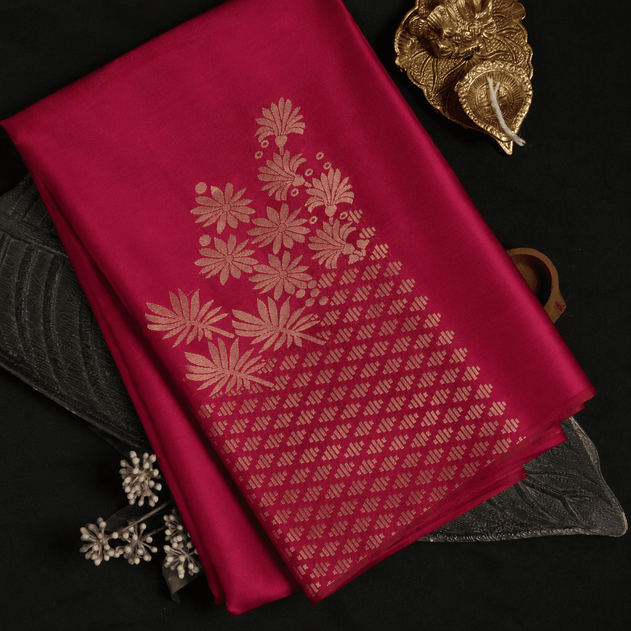 Kanchipuram Silk Saree – Raspberry Red with Gold Zari Motifs - Image 3
